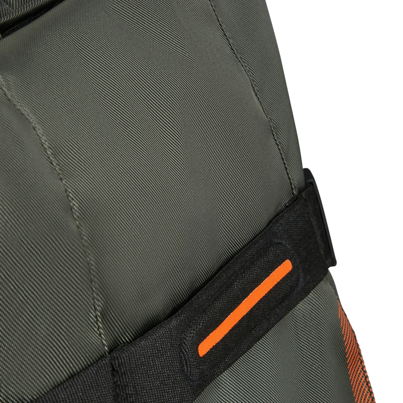 American Tourister Urban Track Wheeled Duffle L - 79cm 19 American Tourister Urban Track Wheeled Duffle L - 79cm - Image 19