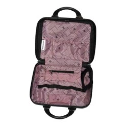 IT Luggage Indulging - Vanity Case (Moo Cow Print) -Travel Gear Shop 33198 UK16 3039A15Moocowblack whiterepeatprintSSInterior 078b8f4e 9715 4b3c 88e0 261c6ed5038f