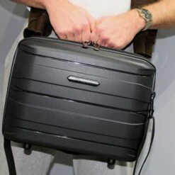 IT Luggage Momentous - Vanity Case (Black) -Travel Gear Shop 3 f004b03a 36e1 4670 abb8 70679516df3e