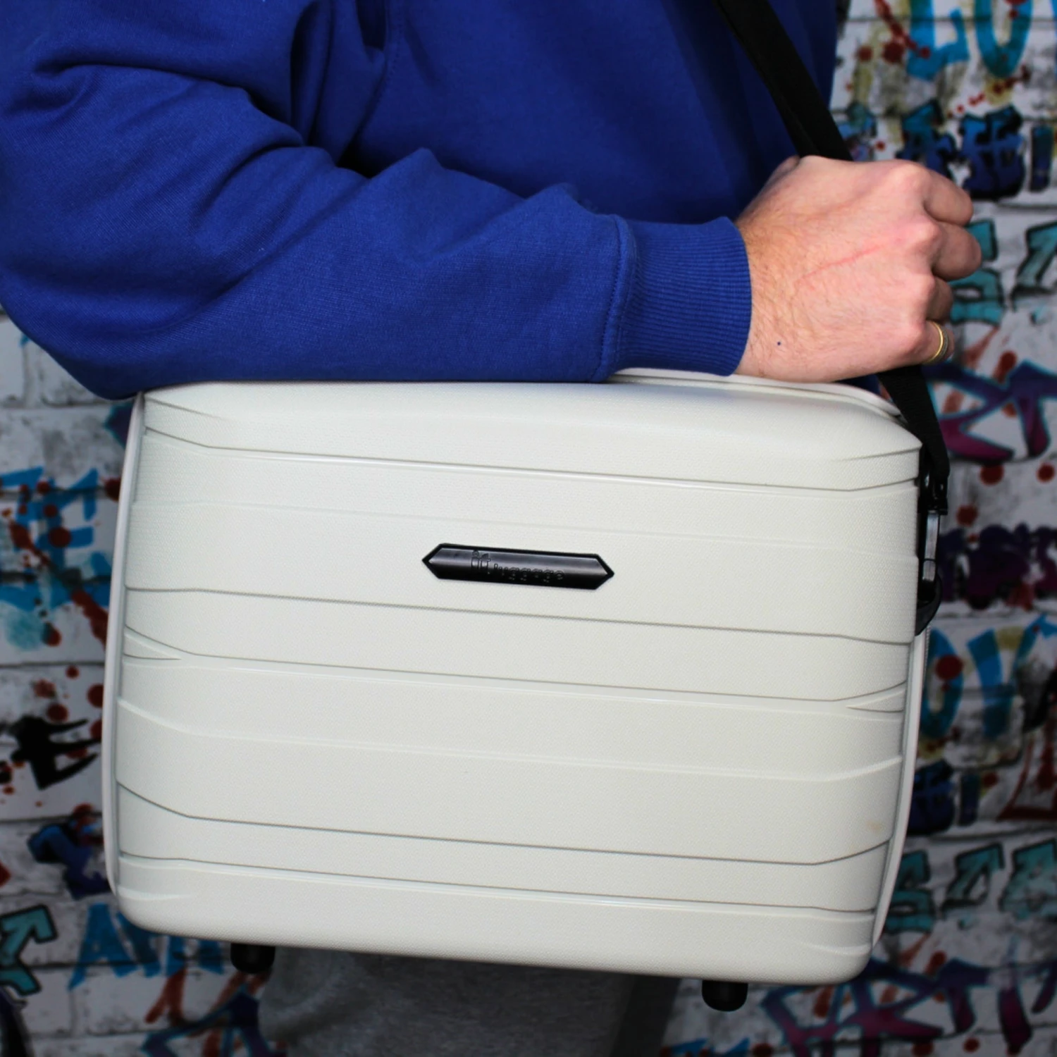 IT Luggage Momentous - Vanity Case (Pumice Stone) 4 IT Luggage Momentous - Vanity Case (Pumice Stone) - Image 4