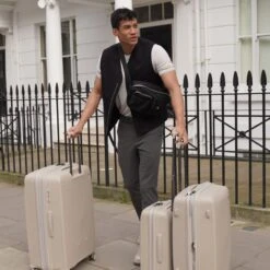 IT Luggage Spontaneous - Medium Plus (Feather Grey) -Travel Gear Shop 6 09d2dd32 fee4 4380 a178 9e837c54bb0e