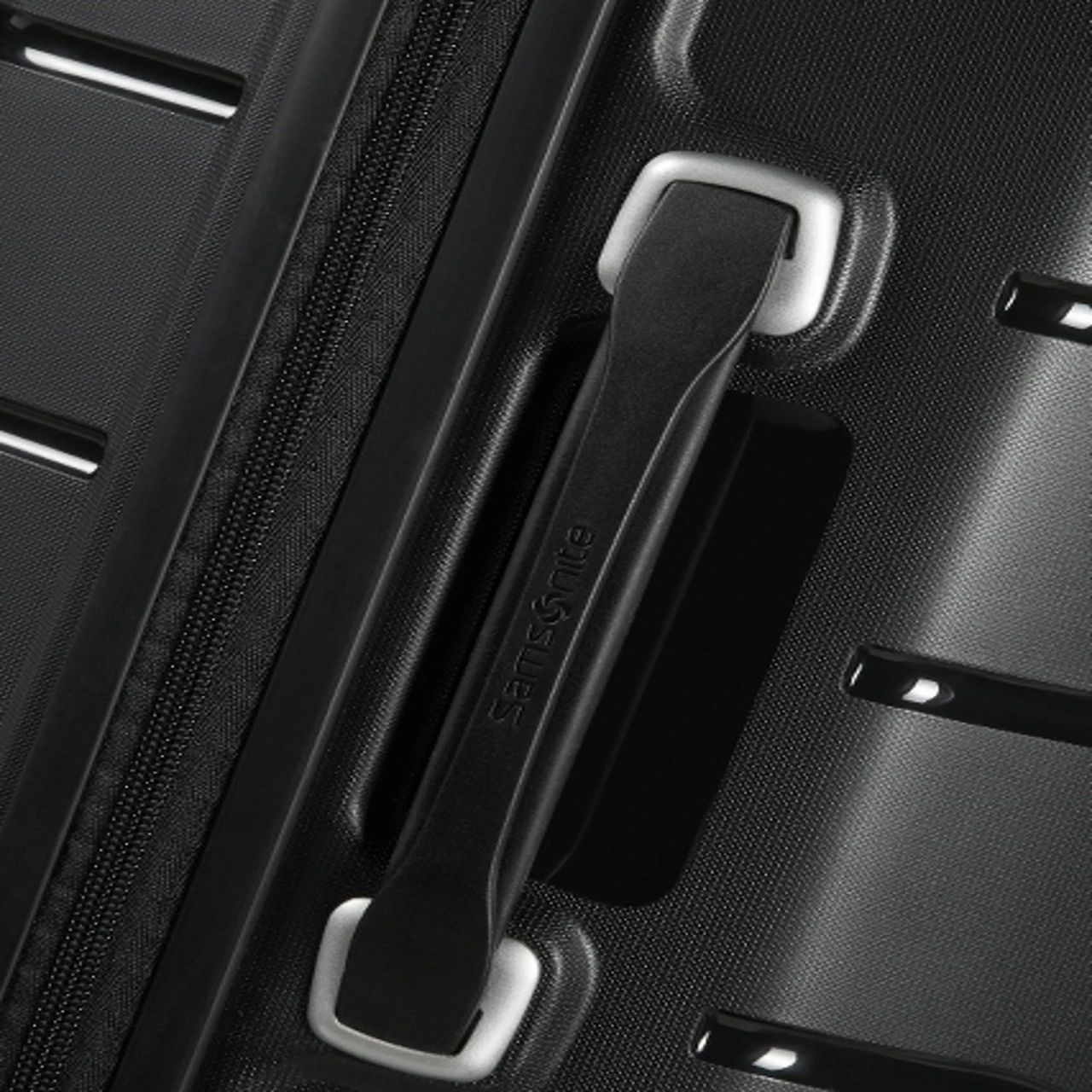 Samsonite Flux 4 Wheel Expandable Suitcase - 68cm 4 Samsonite Flux 4 Wheel Expandable Suitcase - 68cm - Image 4