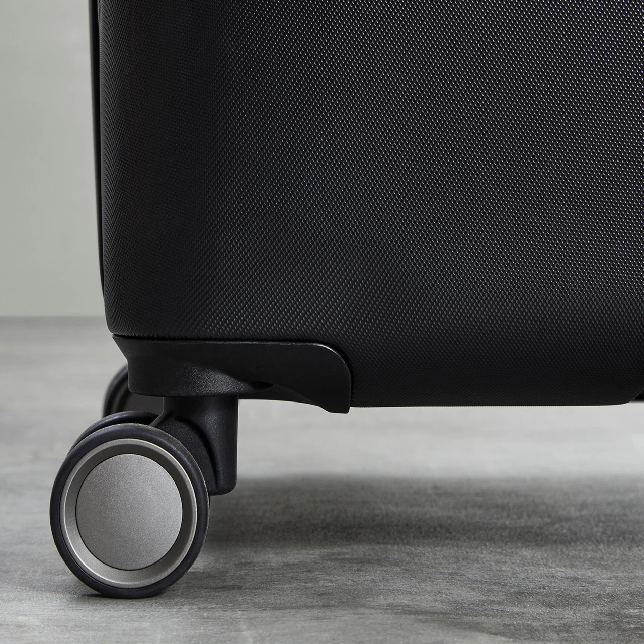 Rock Bali 4 Wheel Cabin Suitcase - 55cm 6 Rock Bali 4 Wheel Cabin Suitcase - 55cm - Image 6