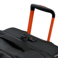 American Tourister Urban Track Ltd Wheeled Duffle L - 79cm 16 American Tourister Urban Track Ltd Wheeled Duffle L - 79cm -Travel Gear Shop URBAN TRACK DUFFLEWH M LMTD L WHEEL HANDLE 52044.1695041731
