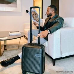 IT Luggage Valiant - Cabin (Black) -Travel Gear Shop sammyvagabond 2a3fd048 1734 4063 9c74 3b5162708526